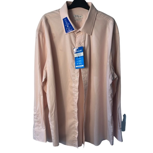 Ⓜ️Elevate your wardrobe with this Haggar‎ Classic Fit Light-Pink Button Down.